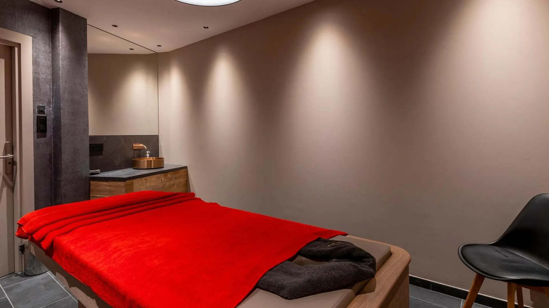 Luxueux Appartement 7 Pieces A Morzine Avec Spa, Piscine Et Acces Direct Aux Pistes - Fr-1-314-96 Avoriaz 0*,  France